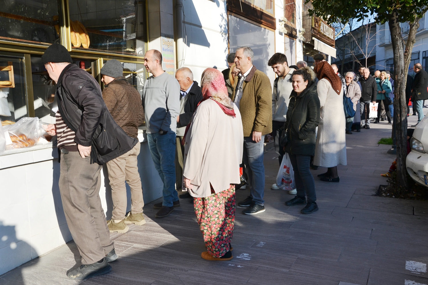 Manisa'da Ramazan pidesi satışları tezgaha çıktı