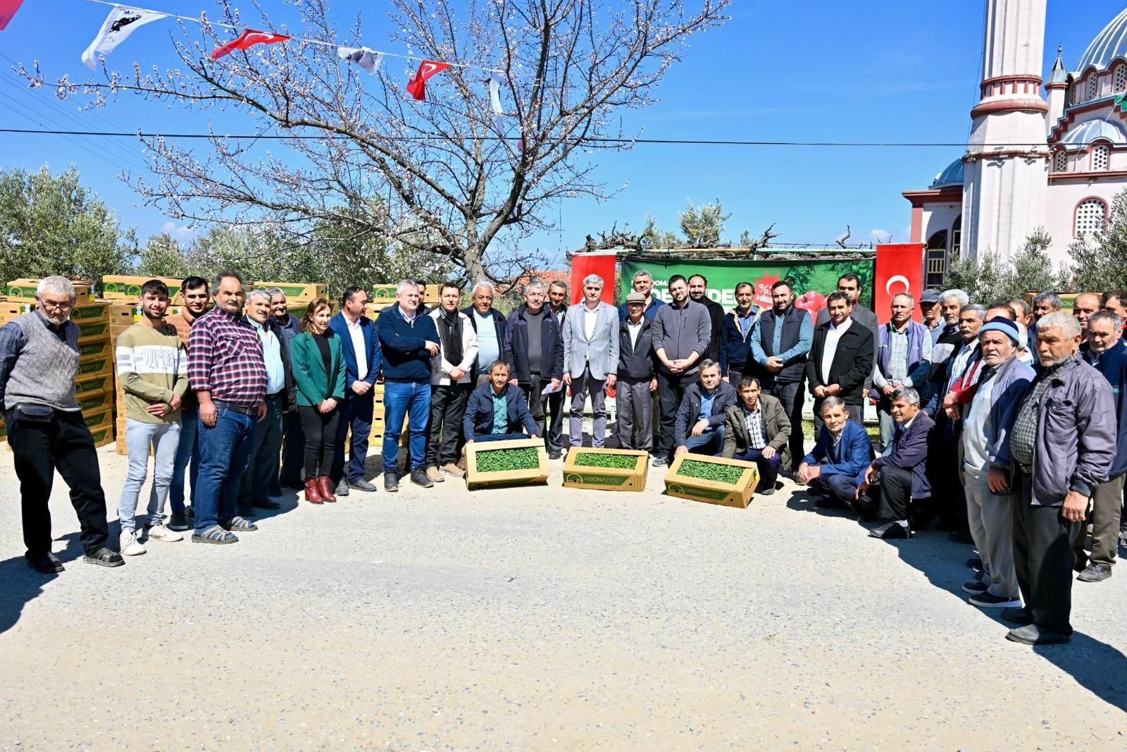 Gördes’te Üreticinin Yüzü Güldü 73 Bin Domates Fidesi Toprakla Buluşuyor (6)