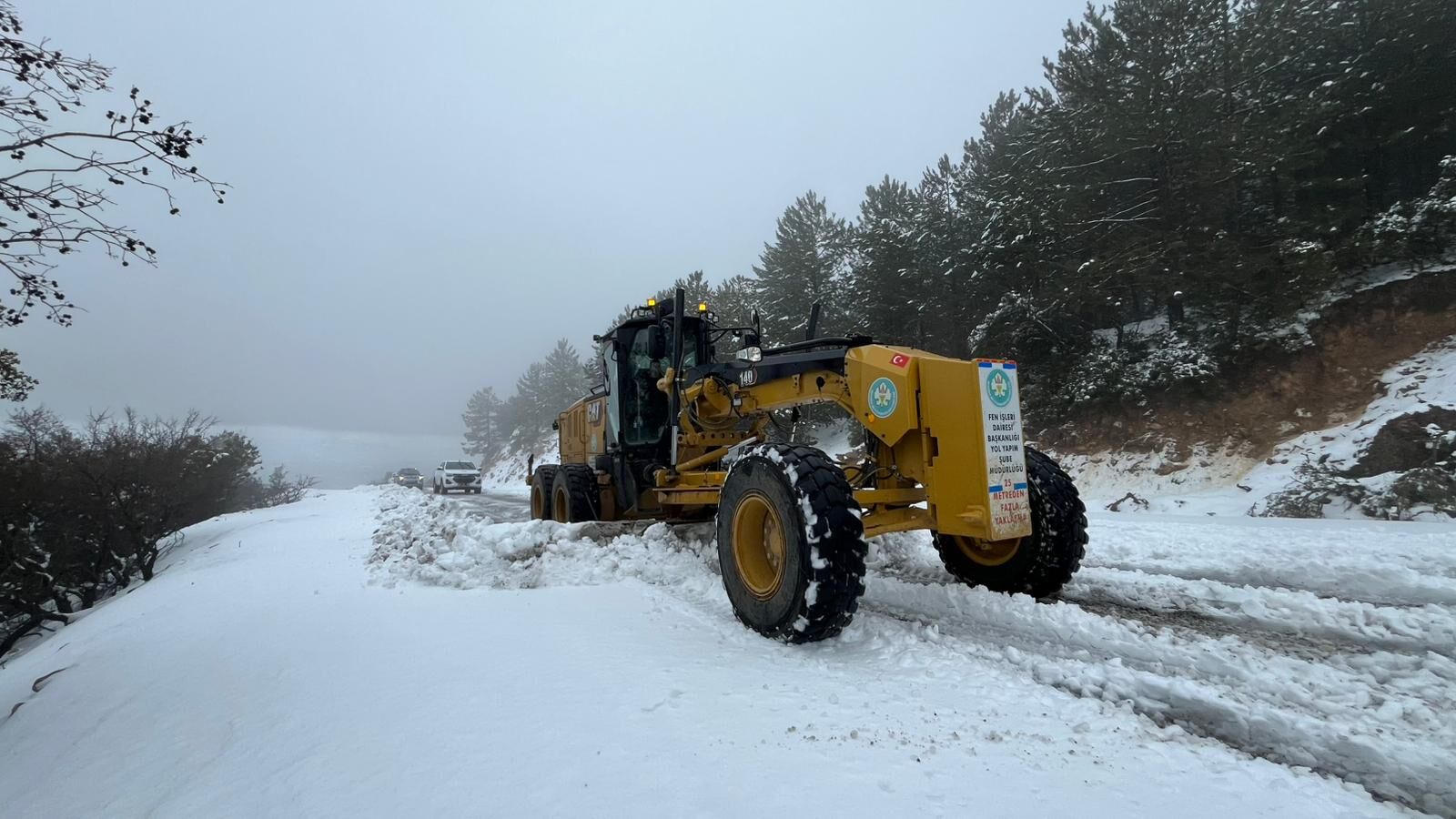 Manisa Büyükşehir Belediyesinden Spil Dağı’nda Kar Mesaisi (1)