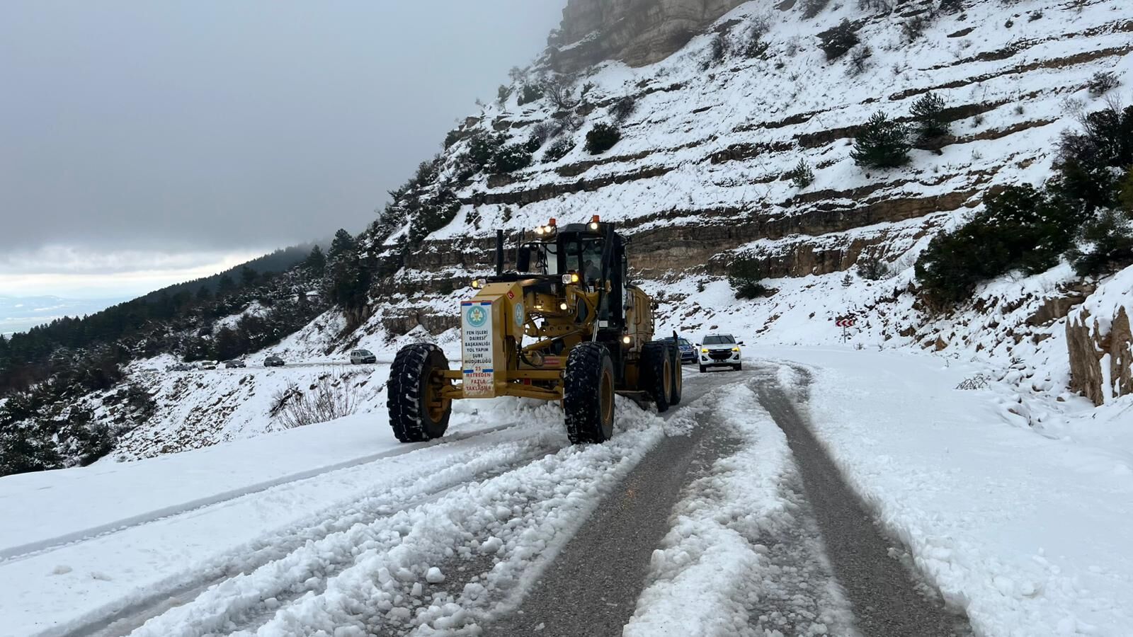 Manisa Büyükşehir Belediyesinden Spil Dağı’nda Kar Mesaisi (4)