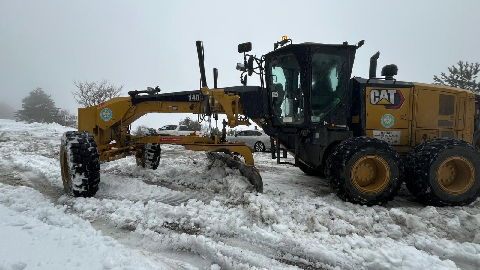Manisa Büyükşehir Belediyesinden Spil Dağı’nda Kar Mesaisi (8)