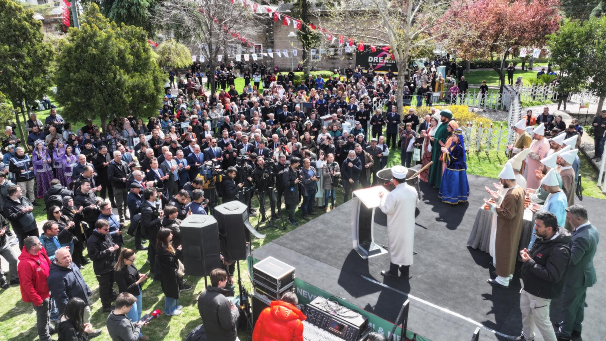 485414436 1078405197658535 1984136897321273216 N