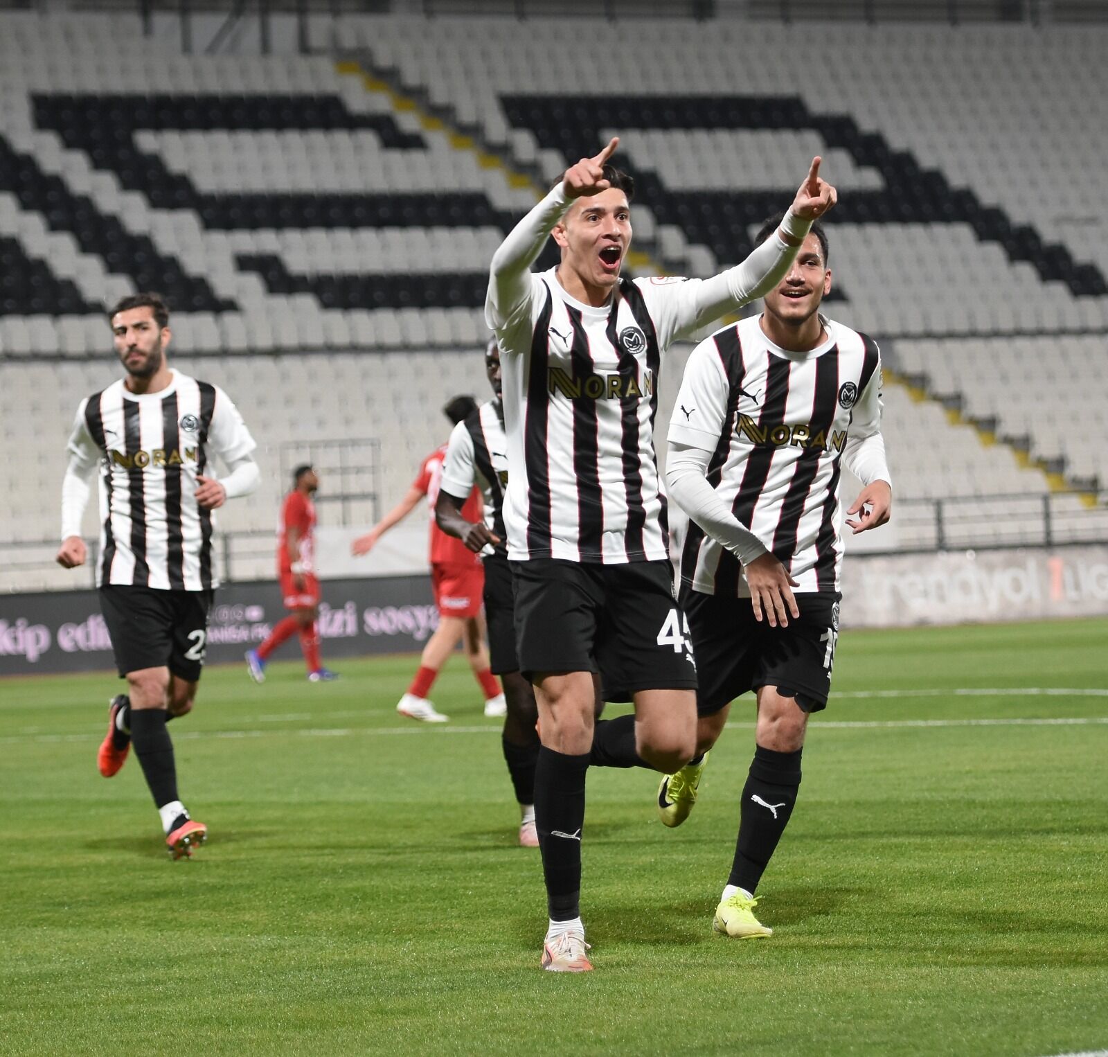 Whatsapp Image 2026 03 10 At 21.25.57 (1)